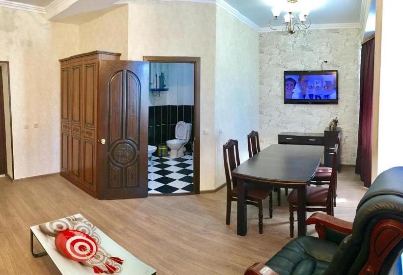 پانسیون Zentralny Guest House
