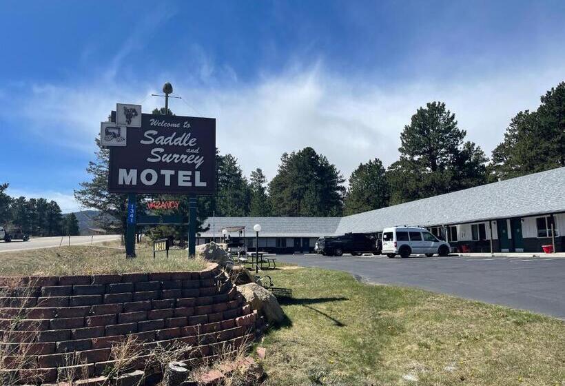 Saddle & Surrey Motel