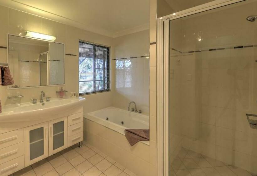 Sommerville Valley Tourist Park & Resort