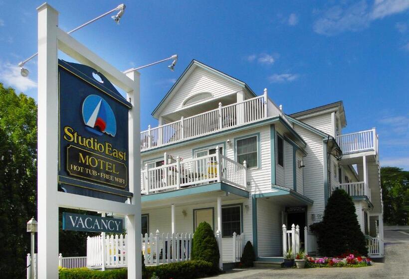 Studio East Motel