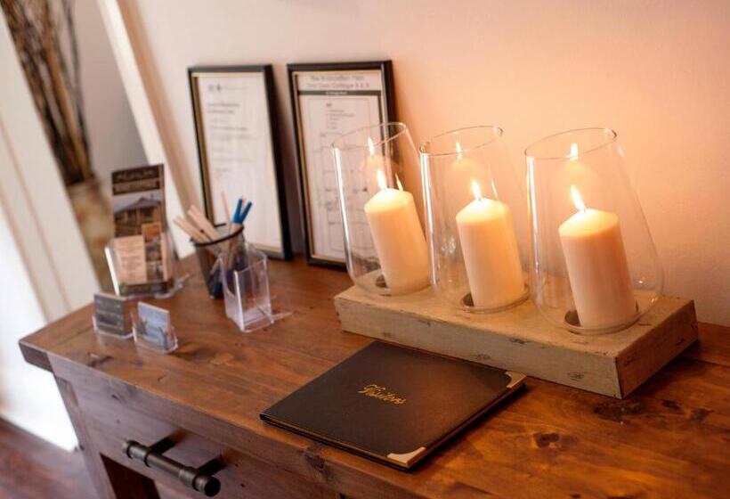 Two Cow Cottage Bed & Breakfast