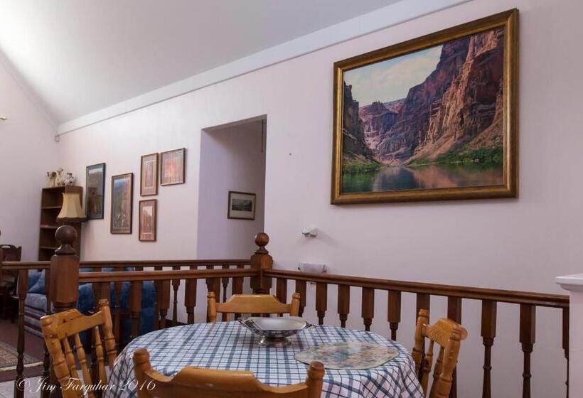 Aarn House B&b Airport Accommodation