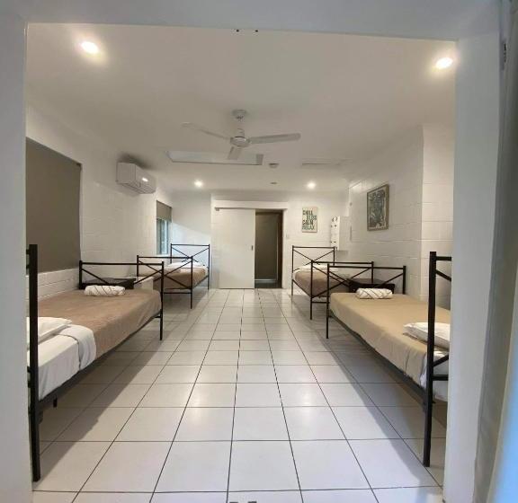 Hostel Cairns Beaches Flashpackers