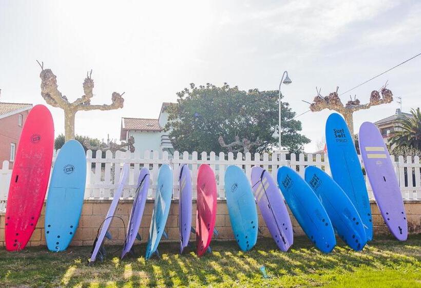 هاستل El Pez Escorpion