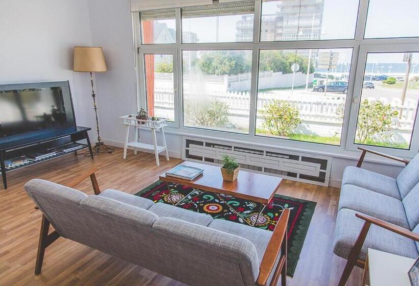 هاستل El Pez Escorpion