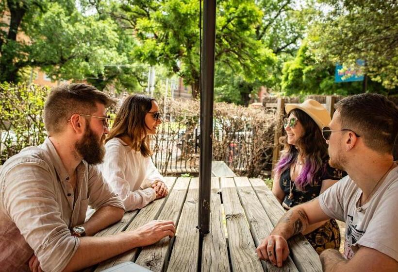 הוסטל The Mansion Melbourne