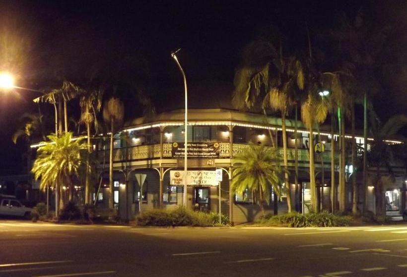 הוסטל The Middle Pub