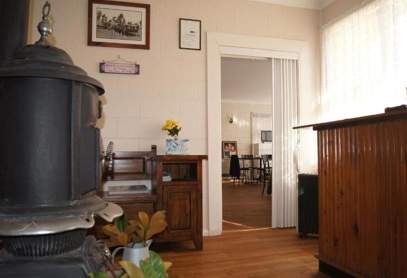 Alpine Country Motel And Metro Roadhouse Cooma