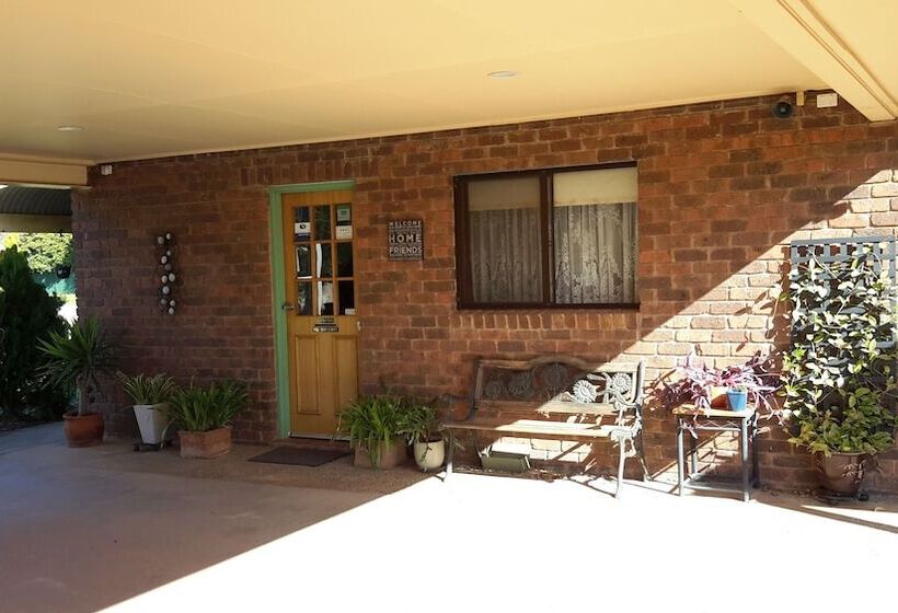 Barham Colonial Motel