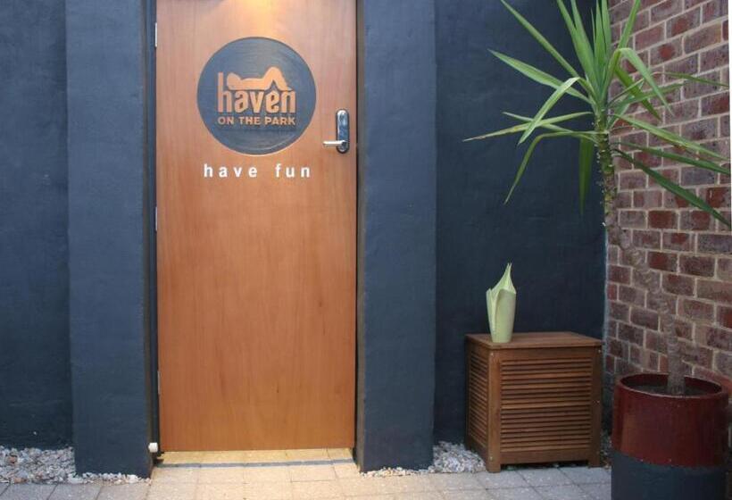 تختخواب و صبحانه Haven On The Park