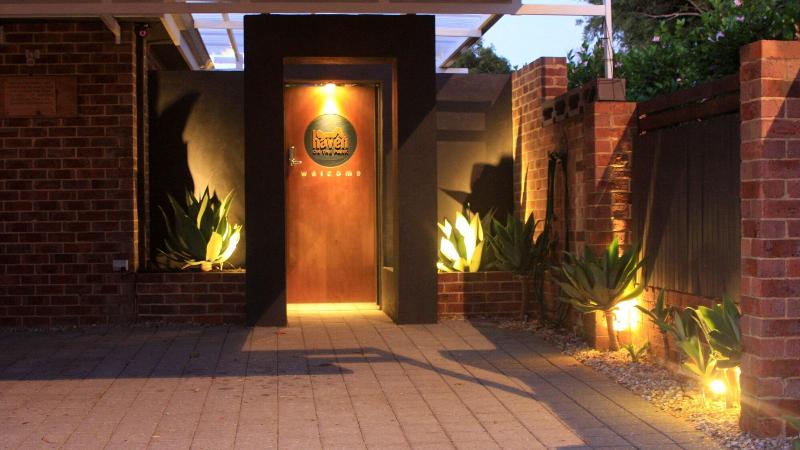 تختخواب و صبحانه Haven On The Park