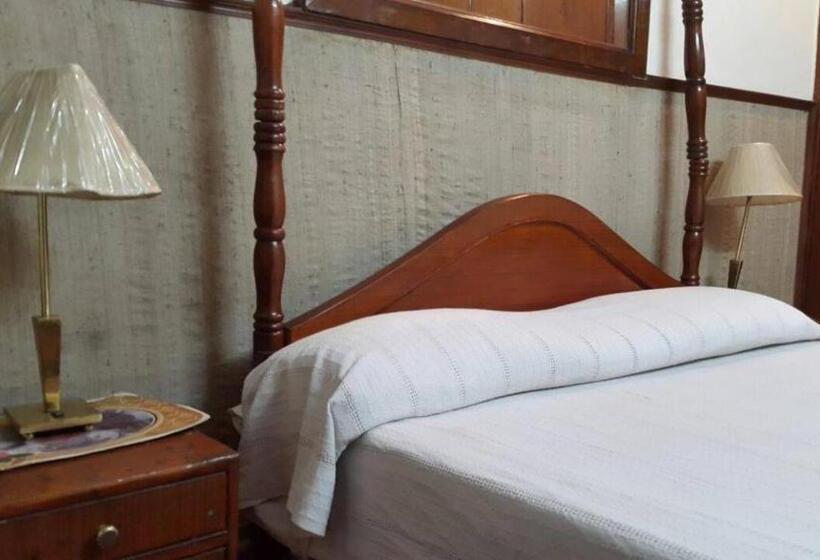 Bed and Breakfast Petite Homestays