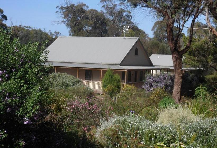 تختخواب و صبحانه Roosters Rest