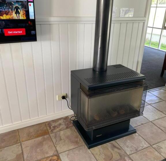 Creek Cottage Bed And Breakfast Traralgon