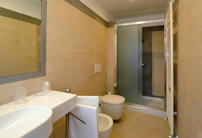 فندق Agriturismo Cascina Varìe