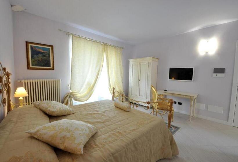 فندق Agriturismo Cascina Varìe