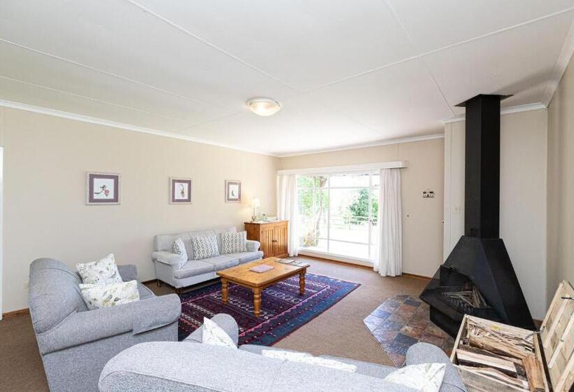 فندق Lowestoffe Country Lodge   Trout