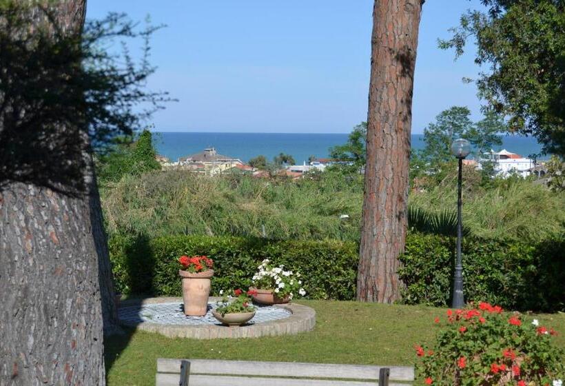 Отель Relais Villa Rossi