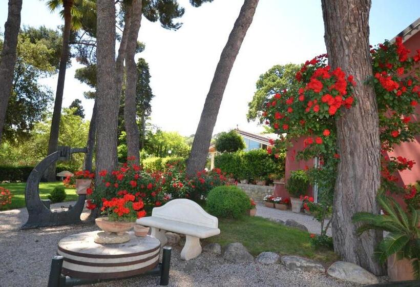 Отель Relais Villa Rossi
