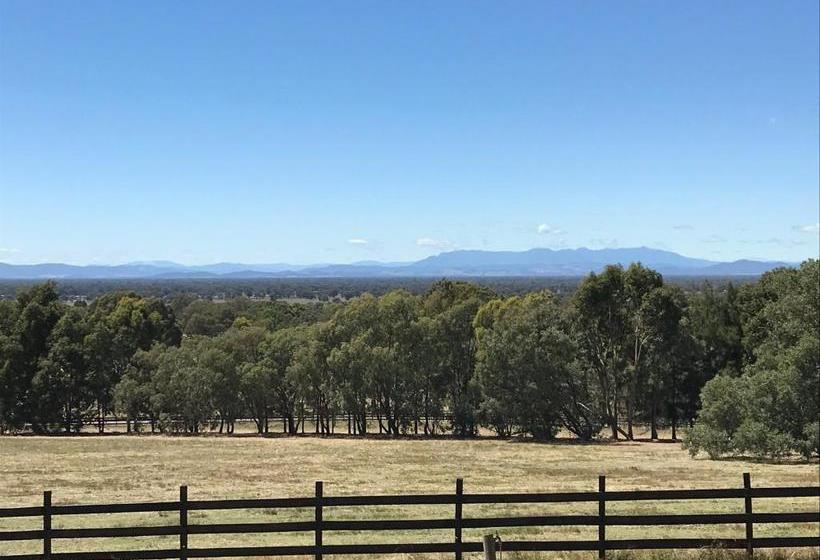 ホテル Warby Cottage