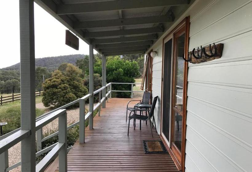 ホテル Warby Cottage