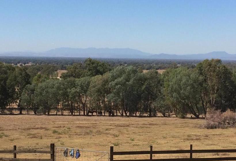 ホテル Warby Cottage