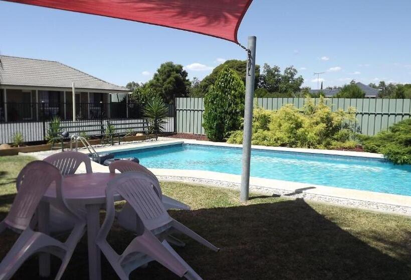 מוטל Culcairn Motor Inn