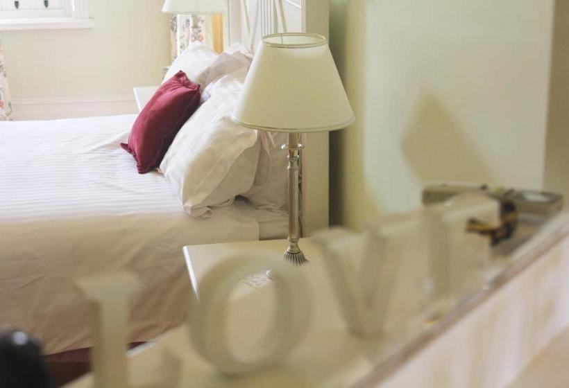 פנסיון Cockburn House