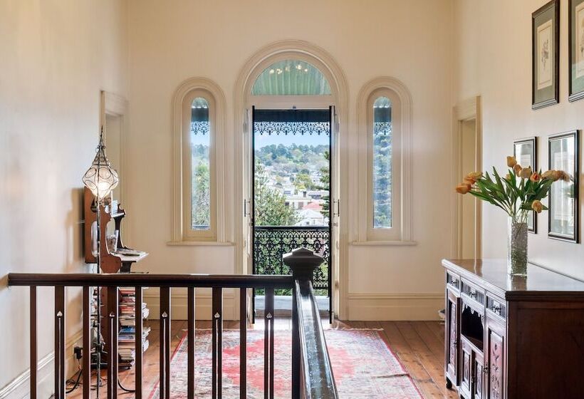 پانسیون Colhurst House