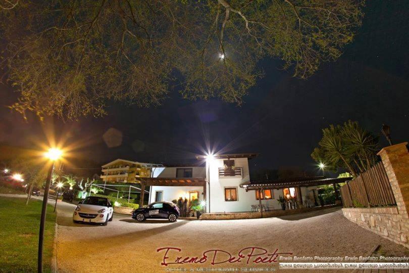 بنسيون Eremo Dei Poeti