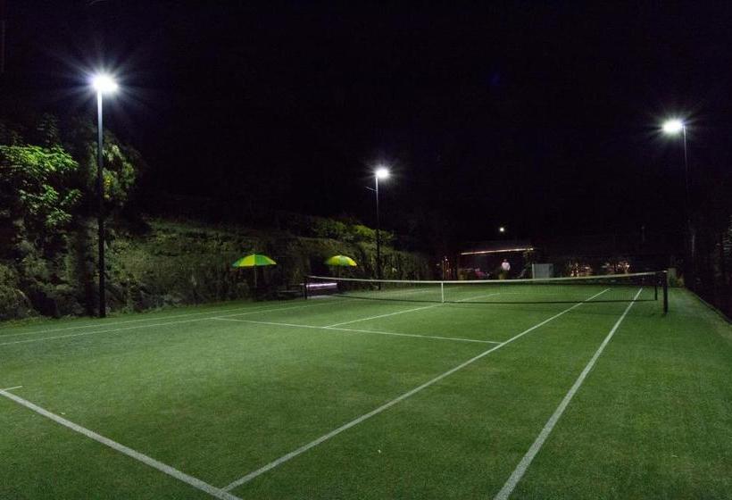 پانسیون Garasu Lodge