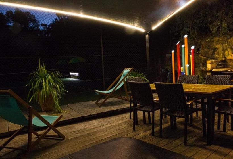 بنسيون Garasu Lodge