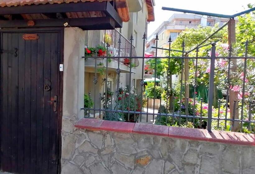 بنسيون Guest House Sokratovi
