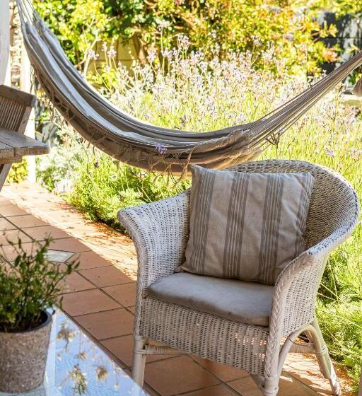 بنسيون Guinea Fowl House