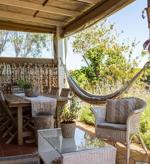 بنسيون Guinea Fowl House