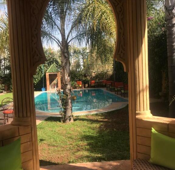 پانسیون Les Jardins De Ryad Bahia