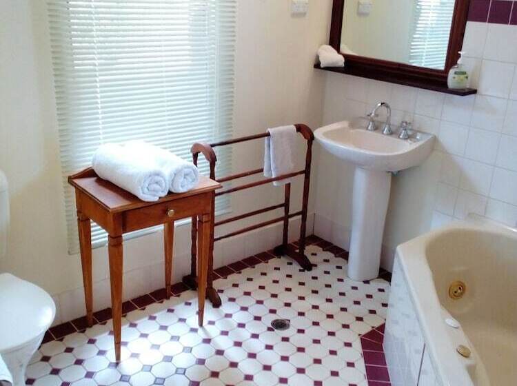 פנסיון Marri Lodge & Cottages