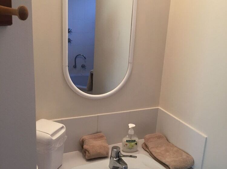 פנסיון Marri Lodge & Cottages