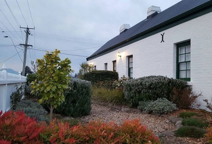 بنسيون Richmond Barracks