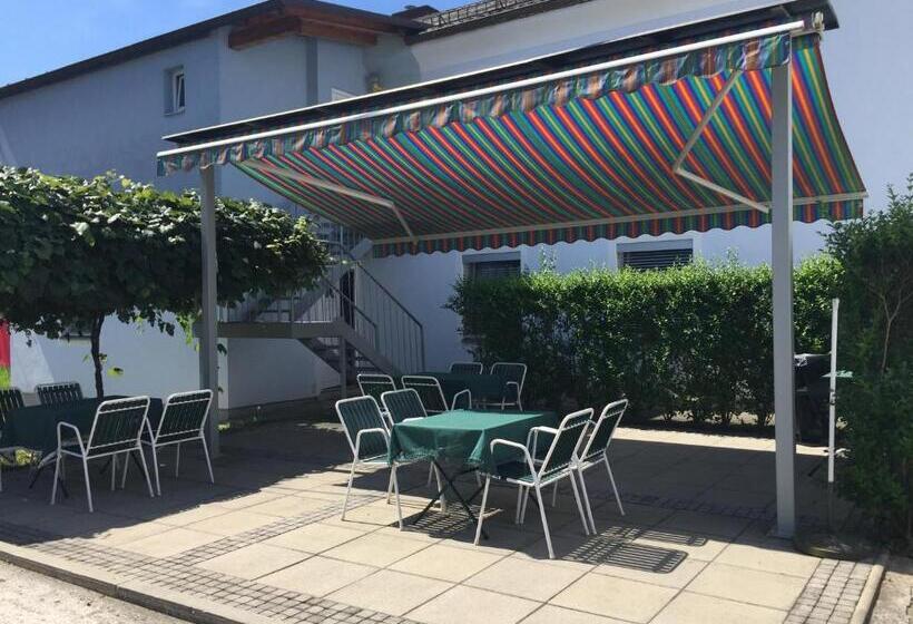 פנסיון Roccos Raum