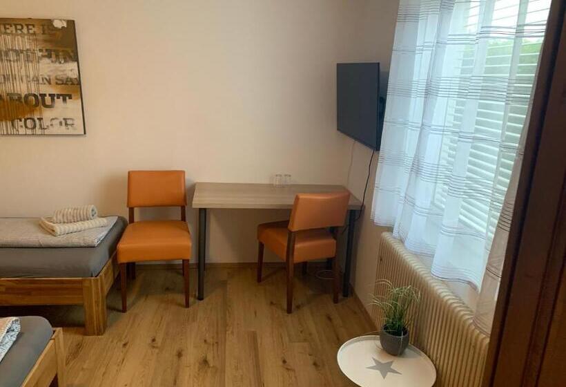 פנסיון Roccos Raum