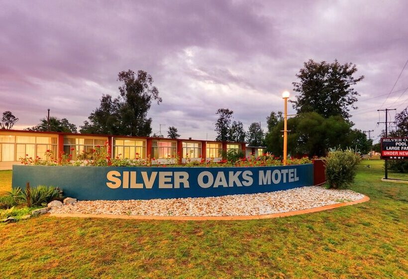 Silver Oaks Motel