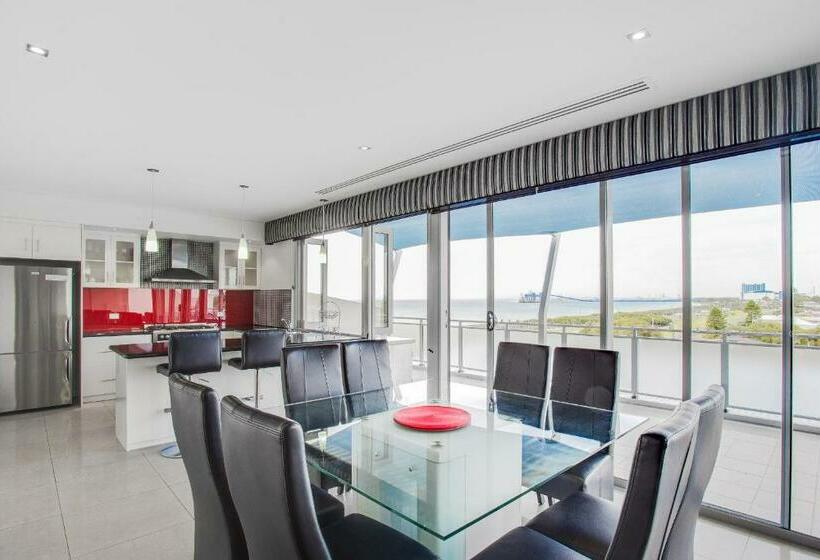 Spinnakers By Rockingham Apartments