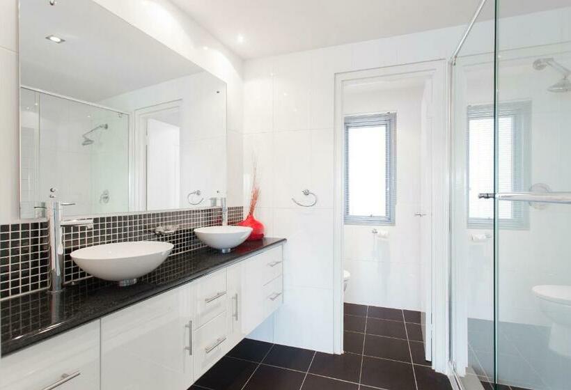 Spinnakers By Rockingham Apartments