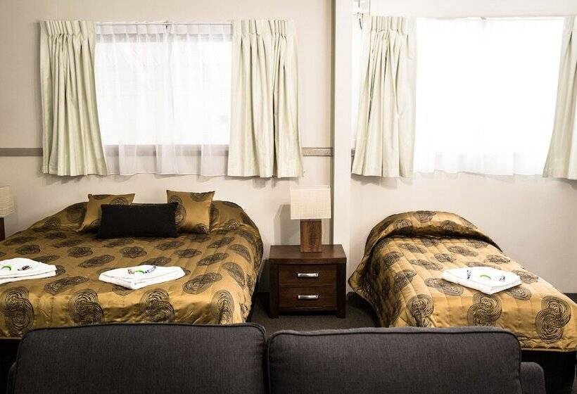 Tall Trees Motel Mountain Retreat