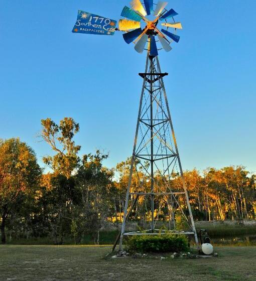 הוסטל 1770 Southern Cross Travellers Retreat