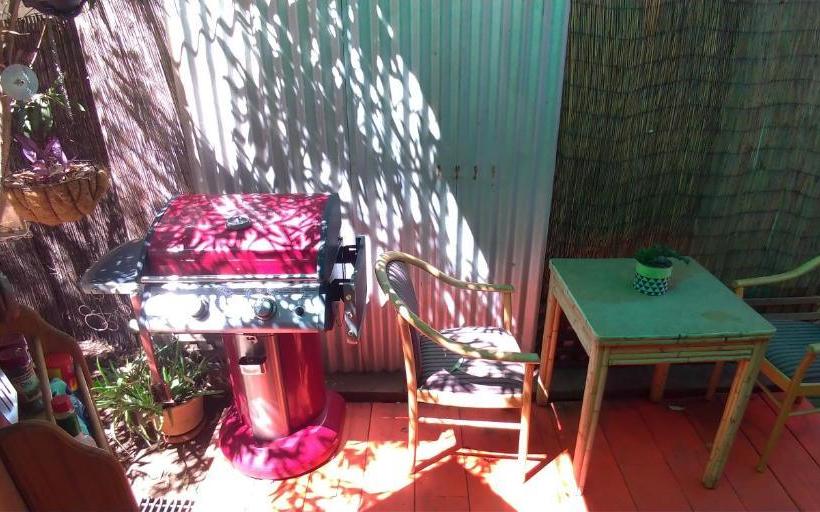 הוסטל Alice's Secret Travellers Inn