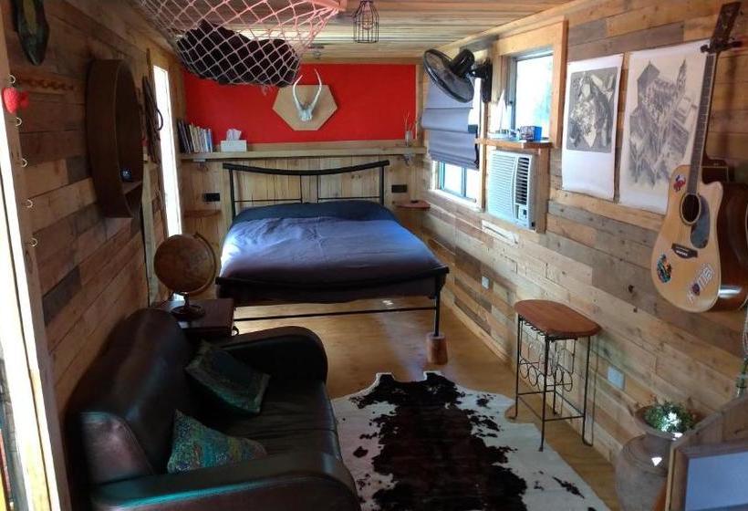 הוסטל Alice's Secret Travellers Inn