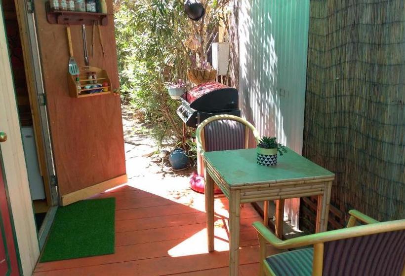 הוסטל Alice's Secret Travellers Inn