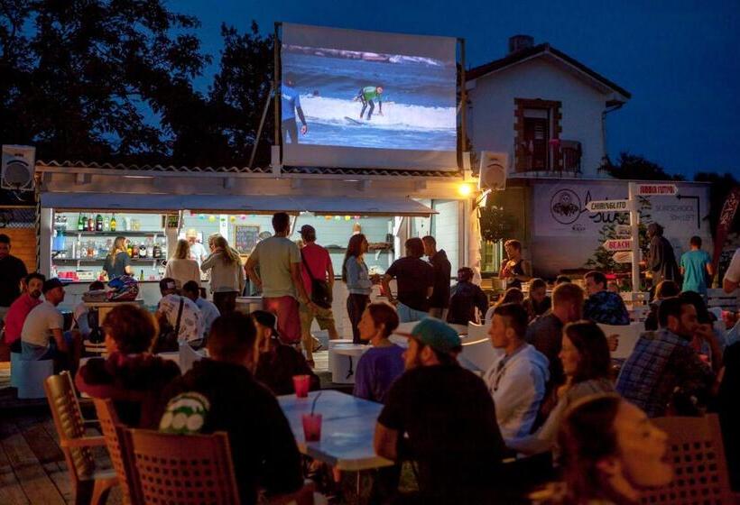 هاستل Latas Surf House